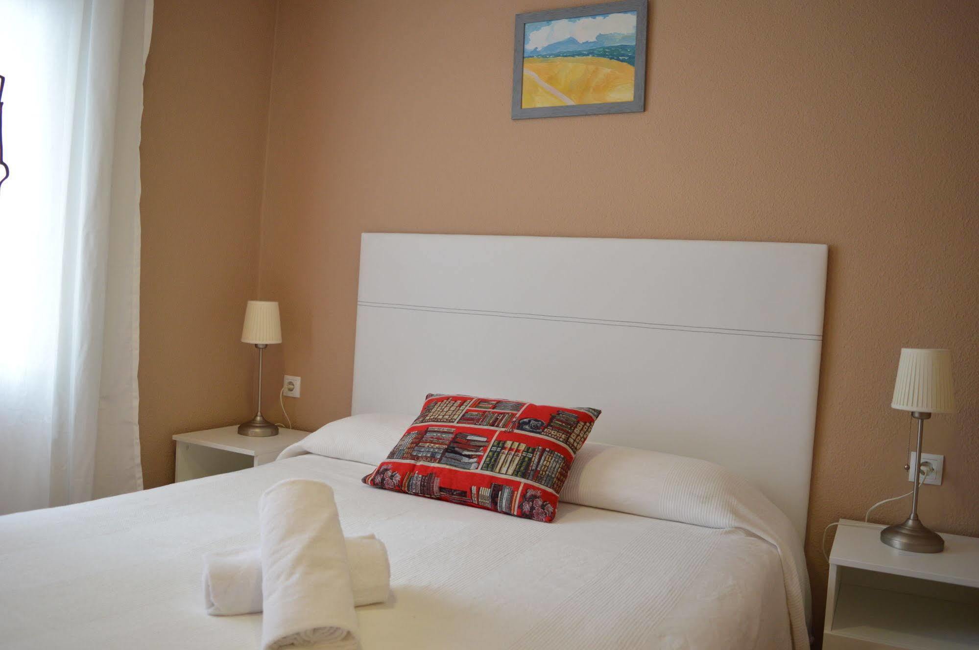 Somnio Hostels Barcelona Exterior photo